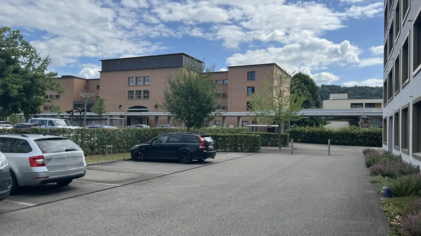 Parkplatz im Freien mieten - Gässliackerstrasse 16, 5415 Nussbaumen AG