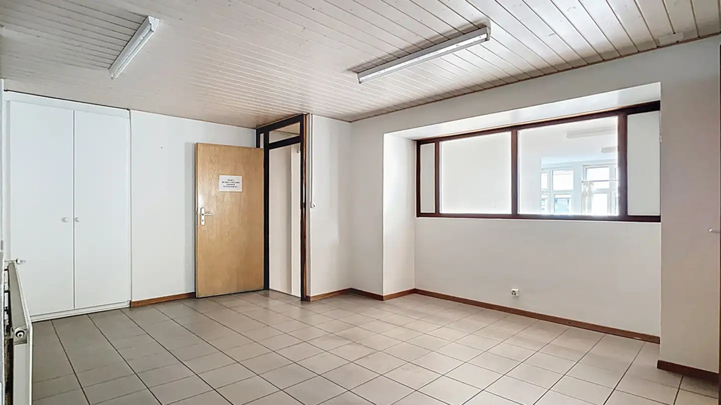 Commercial for rent - Rue Jardinière 107, 2300 La Chaux-de-Fonds - Photo 4