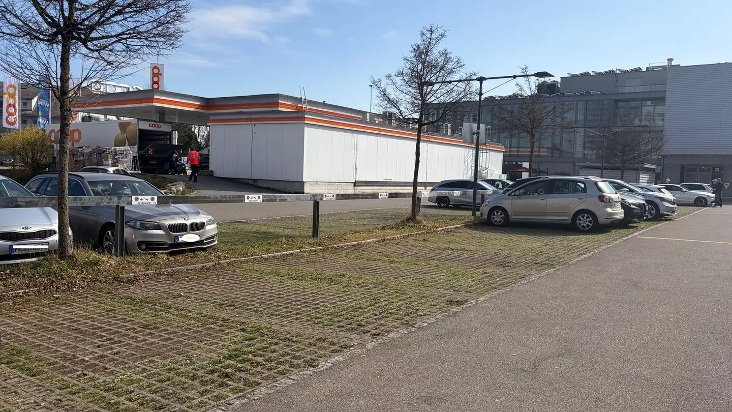 Outdoor parking space for rent - Zürichstrasse 70, 8306 Brüttisellen - Photo 2