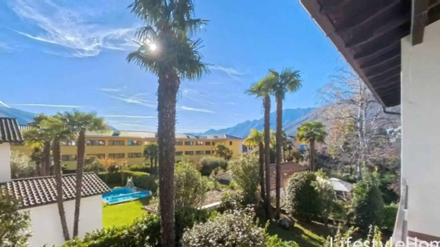 Row house for sale - 6612 Ascona