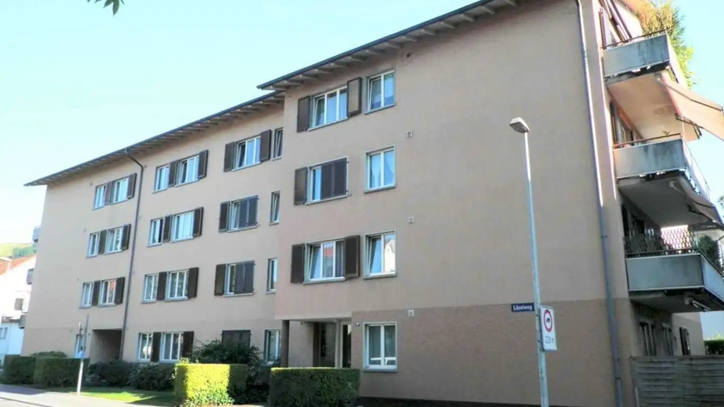 Place de parking extérieure à louer - Lüssiweg 2A, 6300 Zug