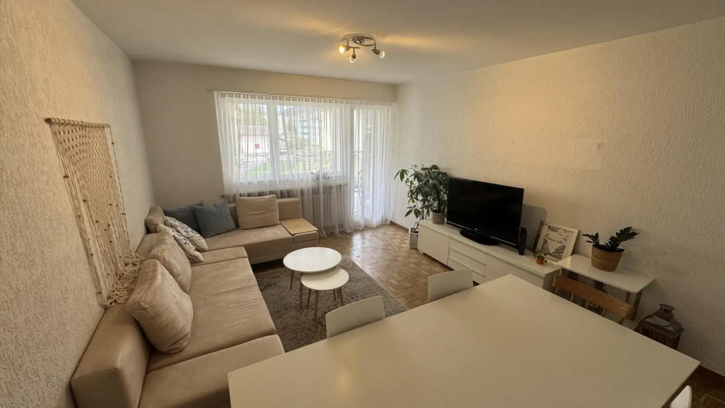 Appartement à louer - Barnaus 11, 7013 Domat/Ems