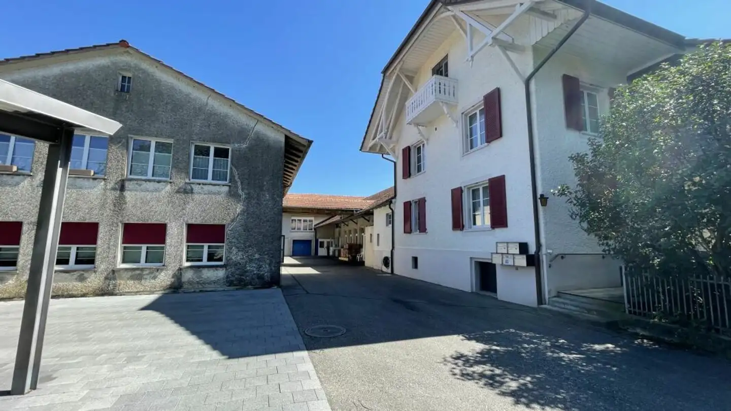 Edificio ad uso misto in vendita - Neue Bahnhofstrasse 24, 3297 Leuzigen - Foto 2