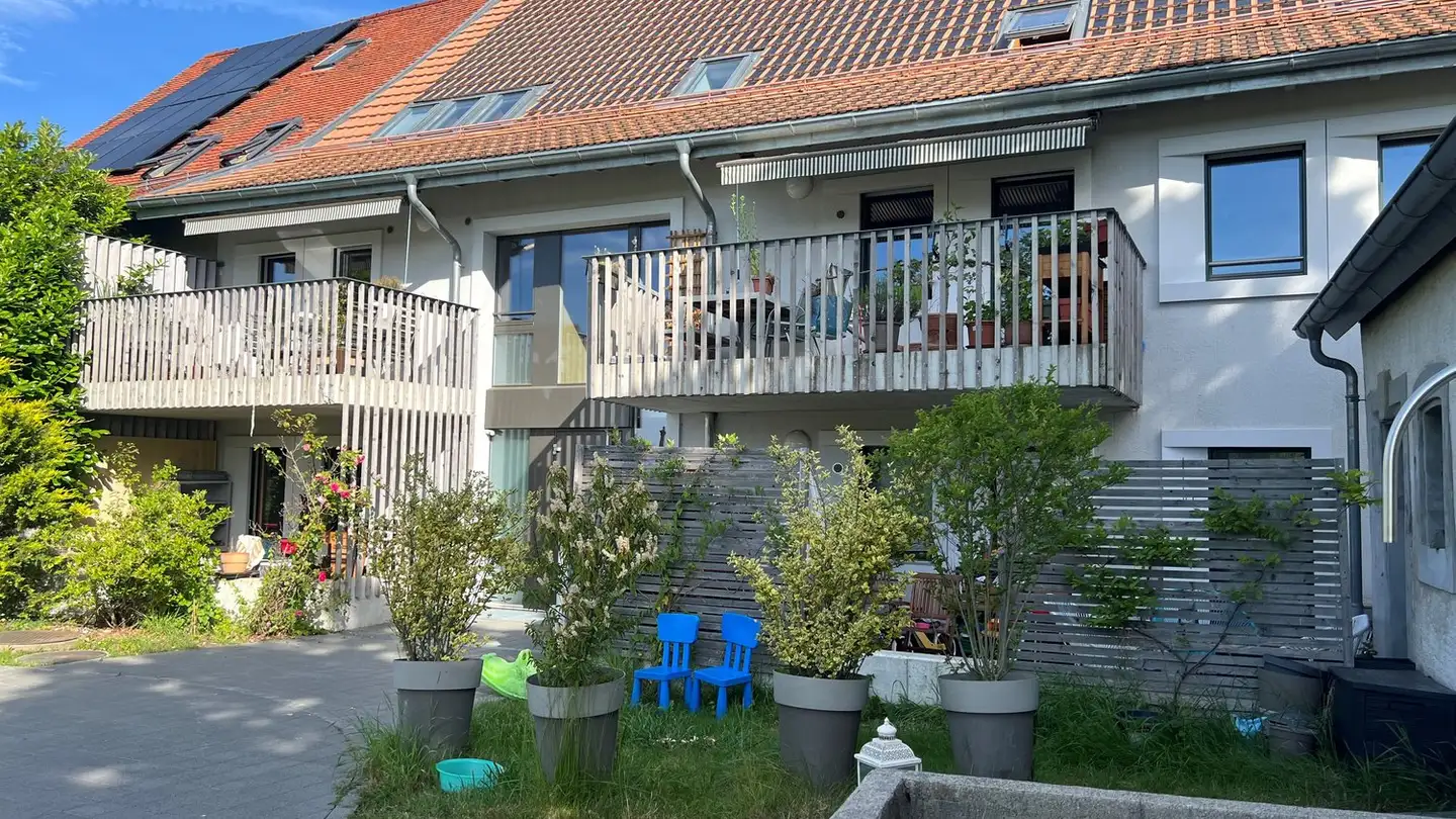 Place de parking extérieure à louer - Route De Cugy 8, 1054 Morrens VD