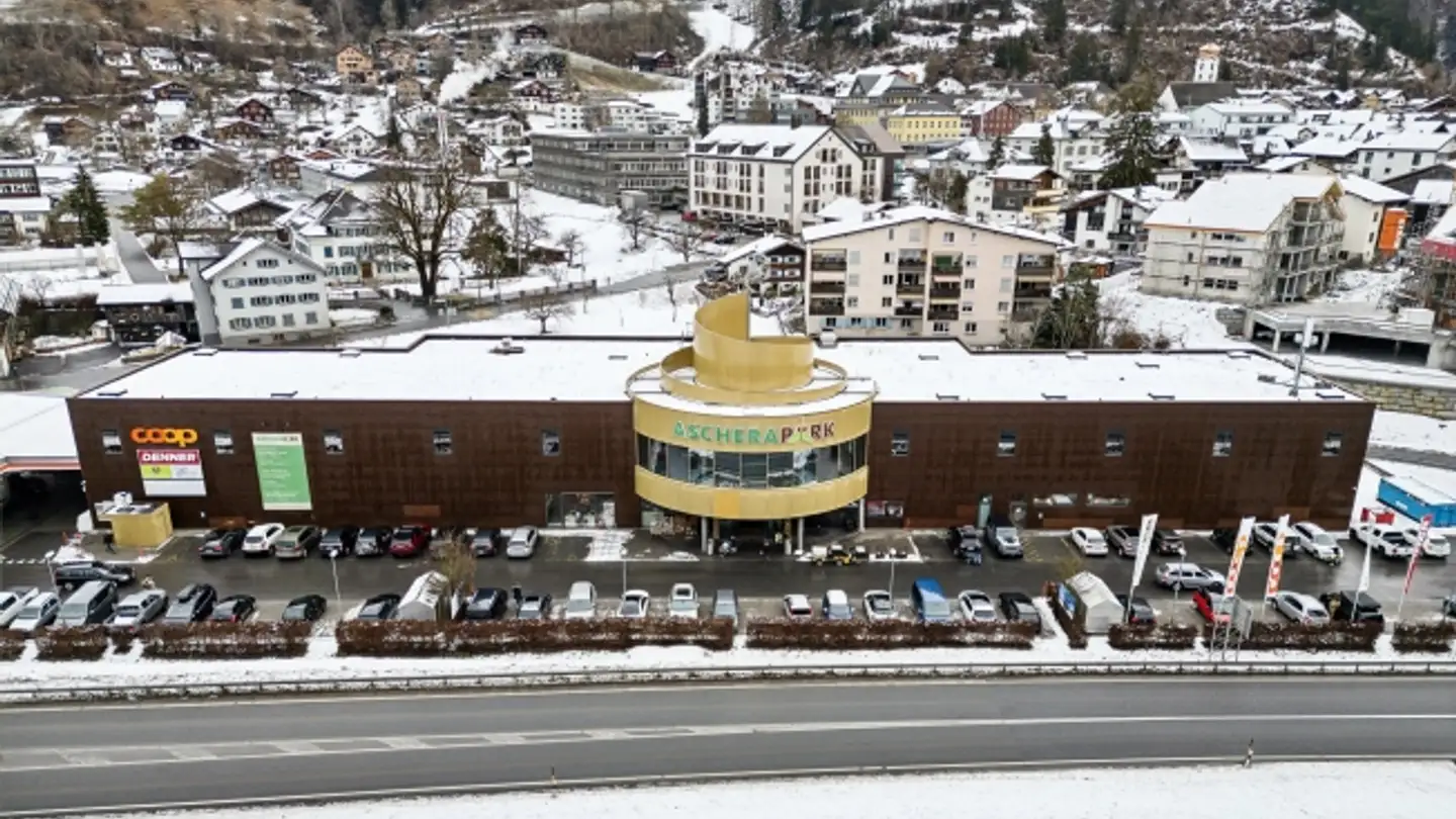 Commercial à louer - Dorfstrasse 2, 7220 Schiers