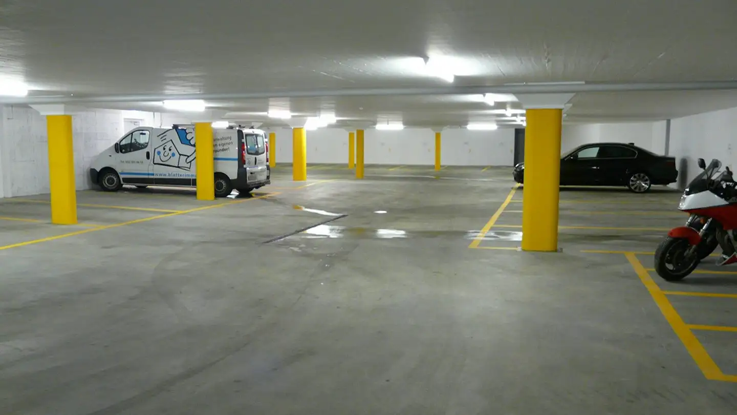 Underground parking space for rent - Forrenbergstrasse 14, 8472 Seuzach