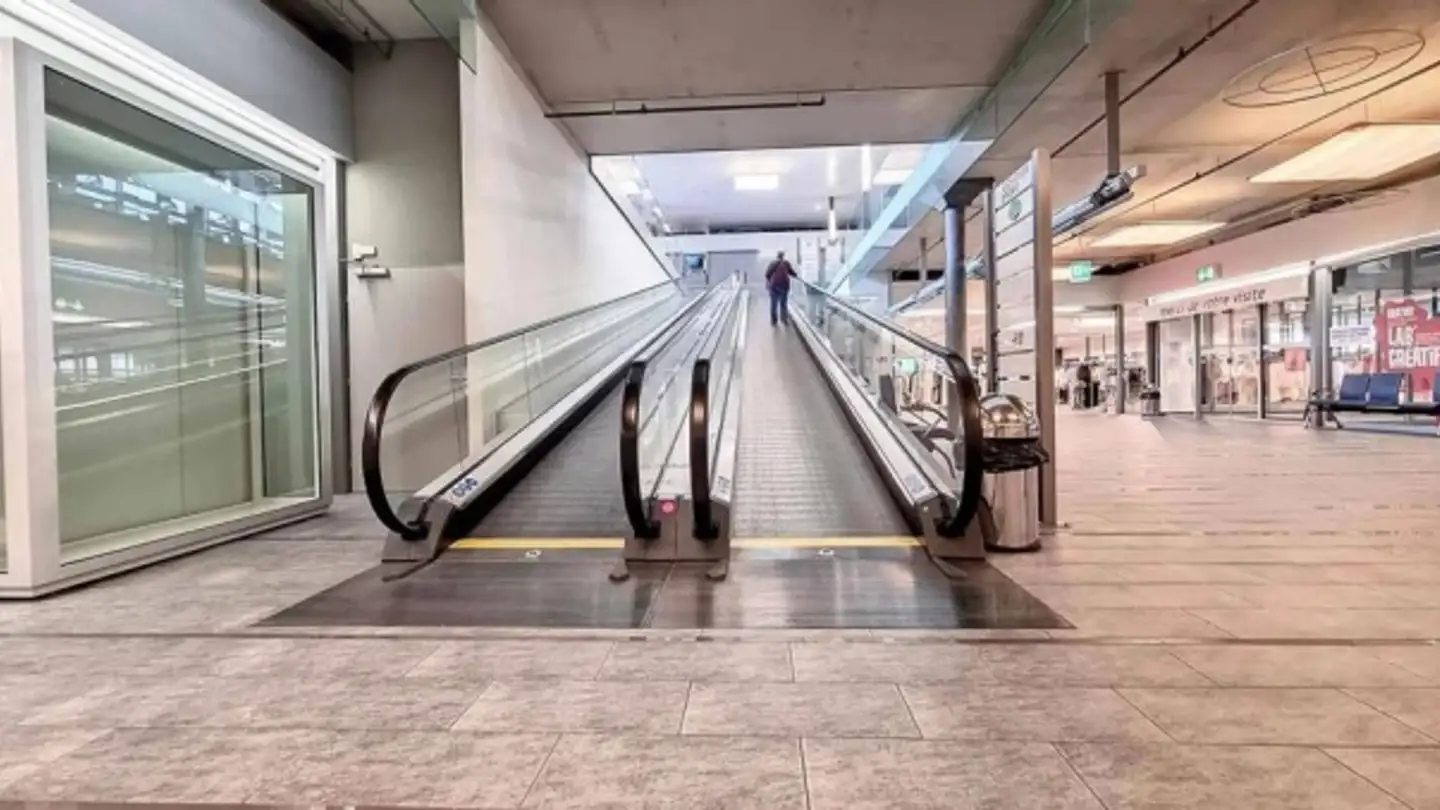 Shop for rent - Route Cantonale 4, 1964 Conthey