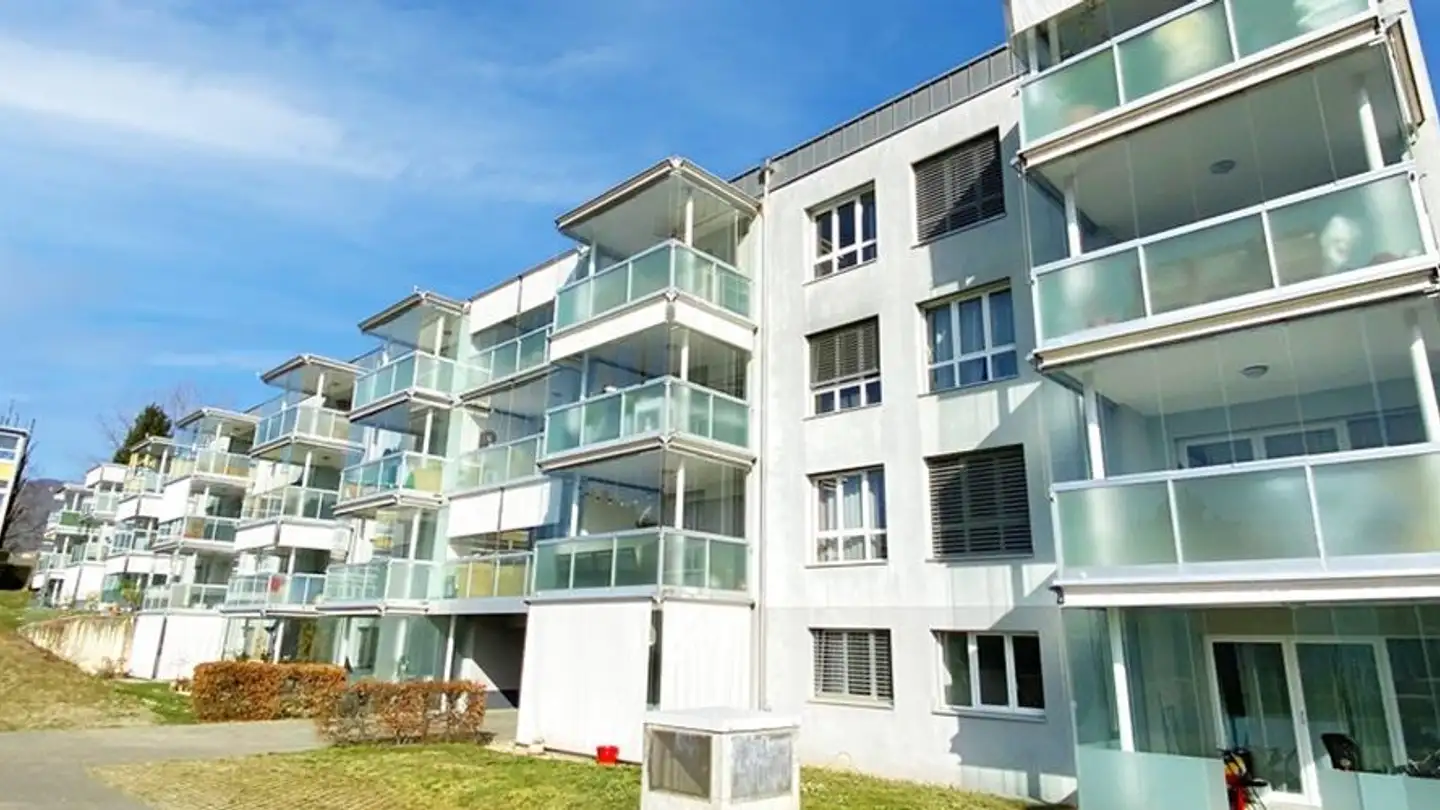 Überdachter Parkplatz mieten - Avenue Du Jura 40, 1180 Rolle