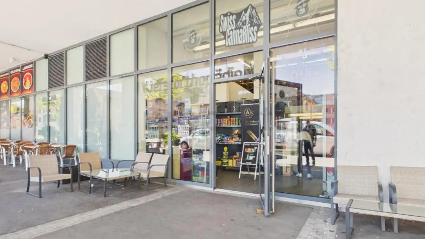 Commercial for sale - 8152 Opfikon