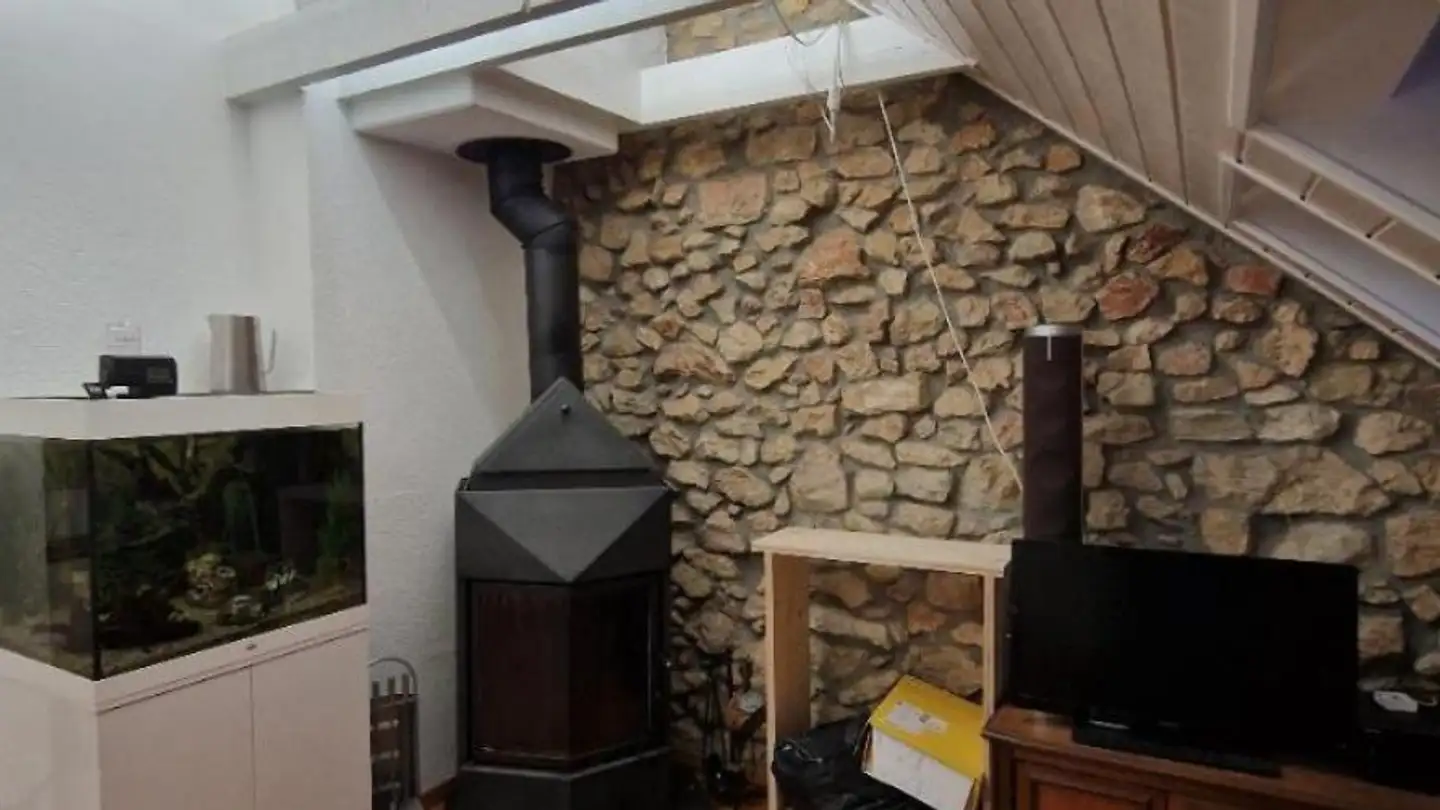 Attic flat for rent - Rue Agassiz 22, 2610 St-Imier - Photo 2