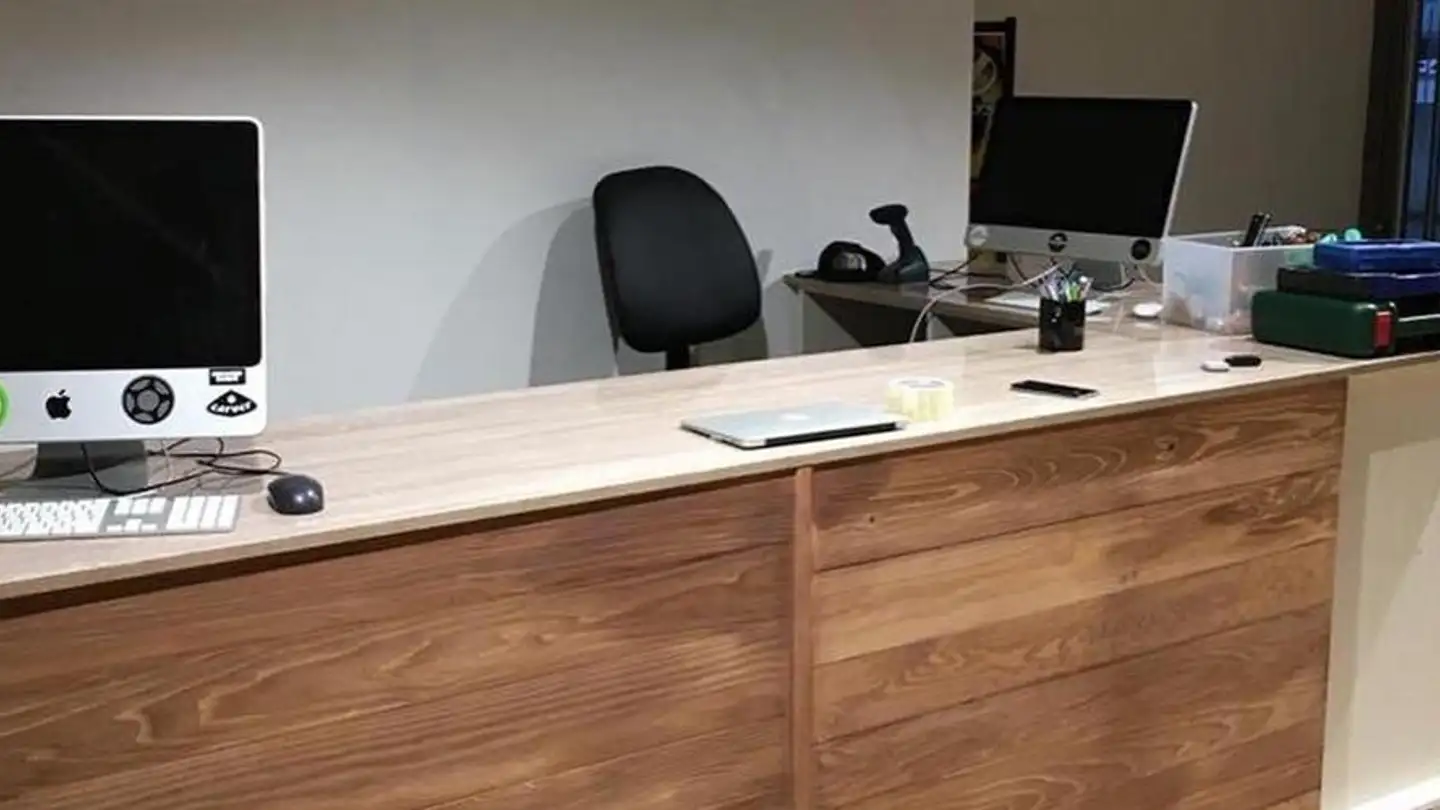 Mischgenutztes Gebäude mieten - Route Cantonale 93, 1025 St-Sulpice VD