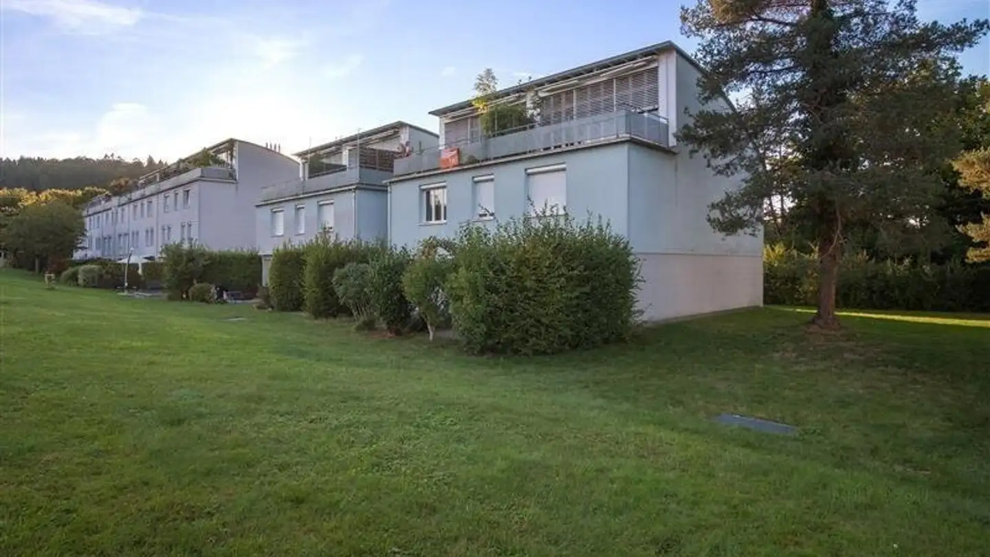 Überdachter Motorradparkplatz mieten - Baumgartenstrasse 21, 8902 Urdorf