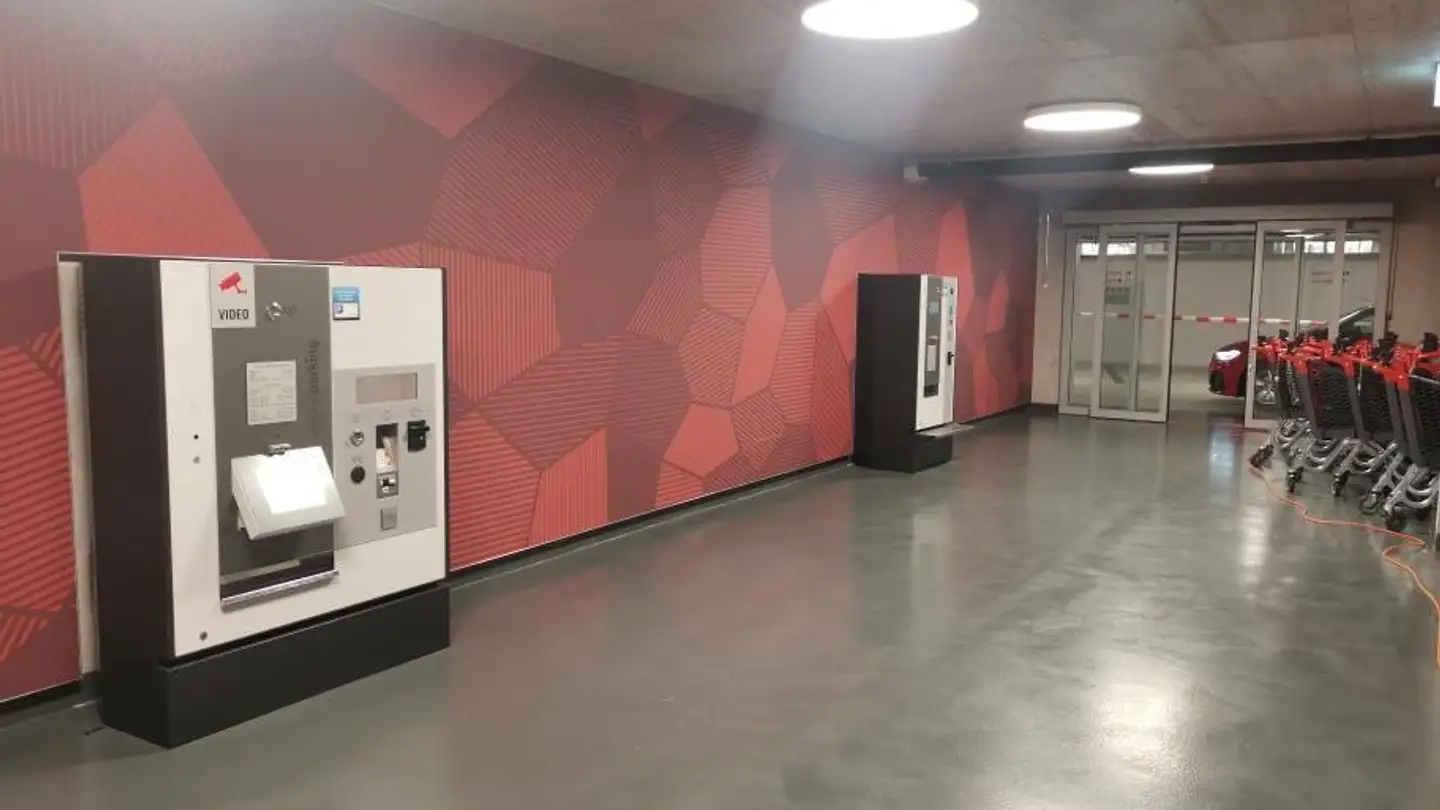 Indoor motorbike parking space for rent - Place De La Gare 5, 1860 Aigle - Photo 4