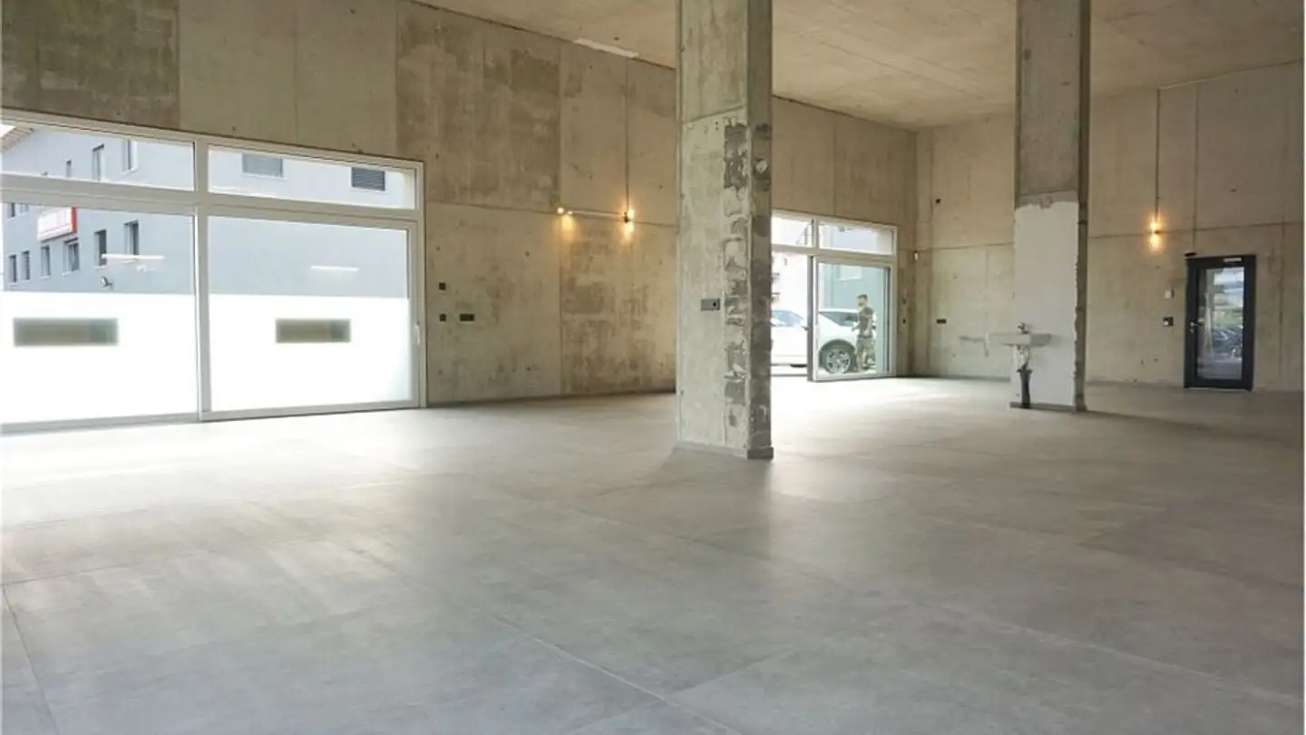 Mixed-use building for rent - 3280 Murten