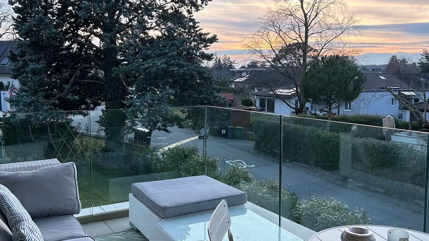 Attic flat for rent - 1234 Vessy