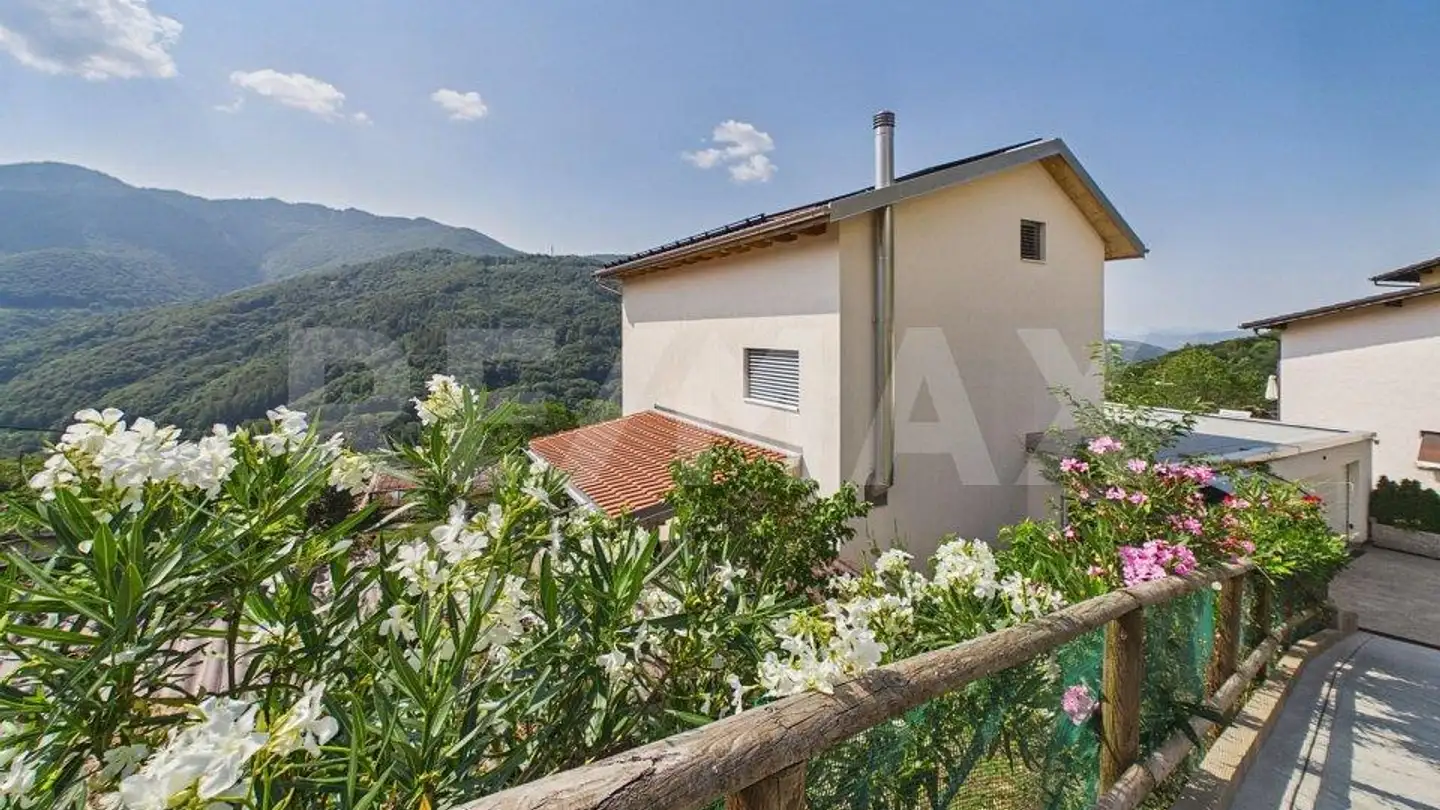 Single house for sale - 6951 Signôra