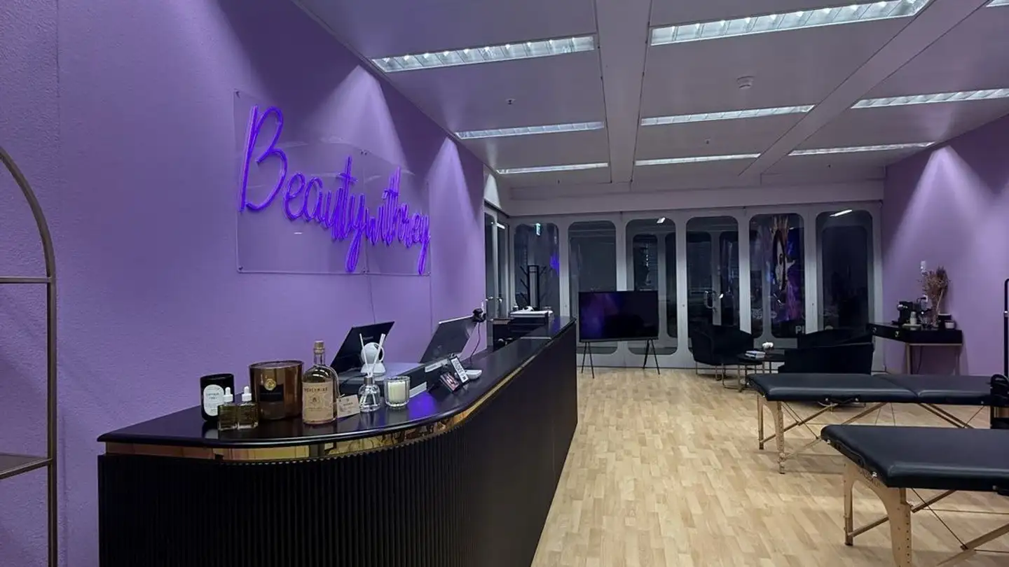 Commercial à louer - Thurgauerstrasse 117, 8152 Glattpark (Opfikon)