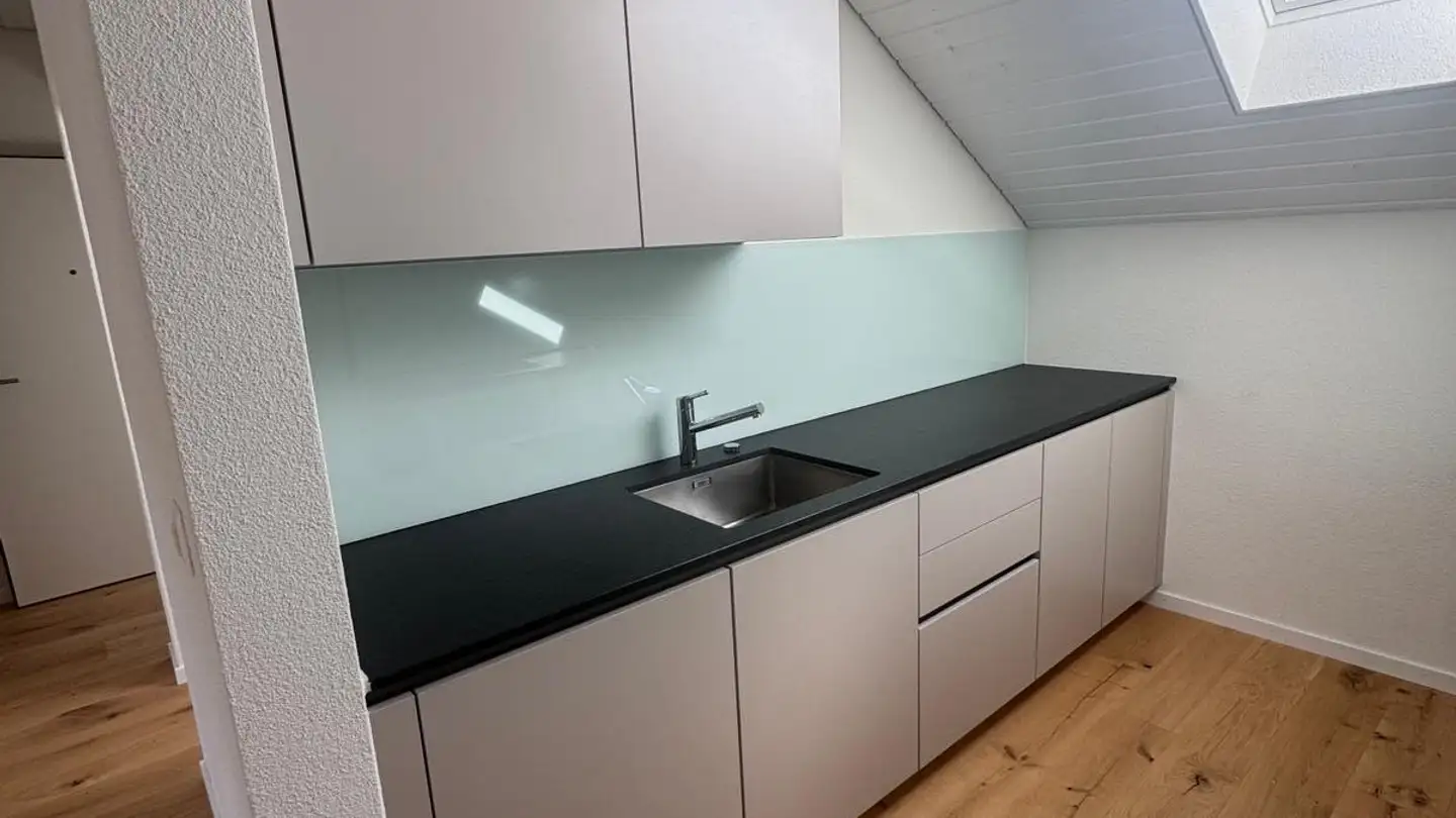 Attic flat for rent - Höhenweg 7, 2540 Grenchen - Photo 2