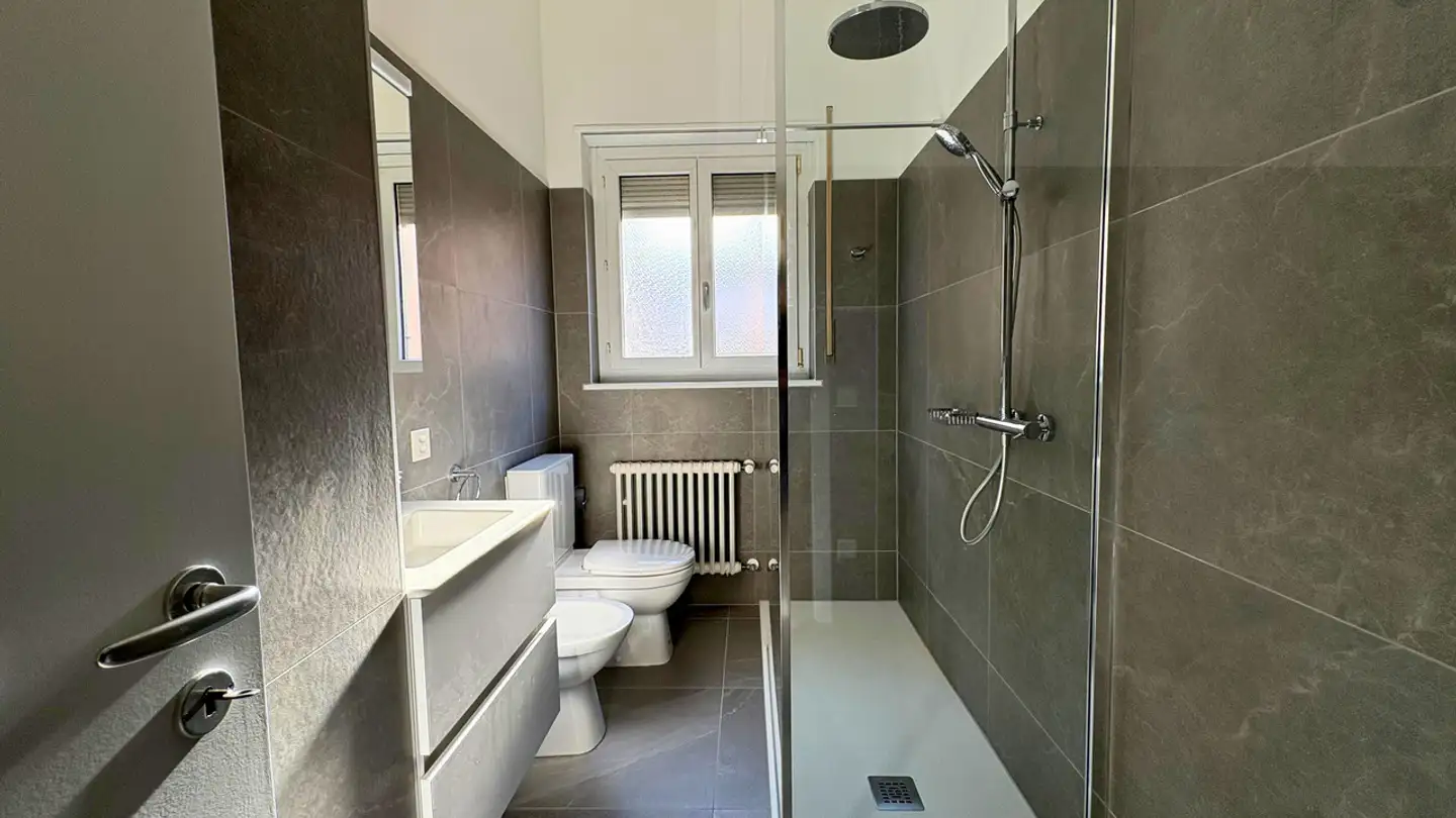 Apartment for rent - Via Francesco Soave, 6830 Chiasso - Photo 4