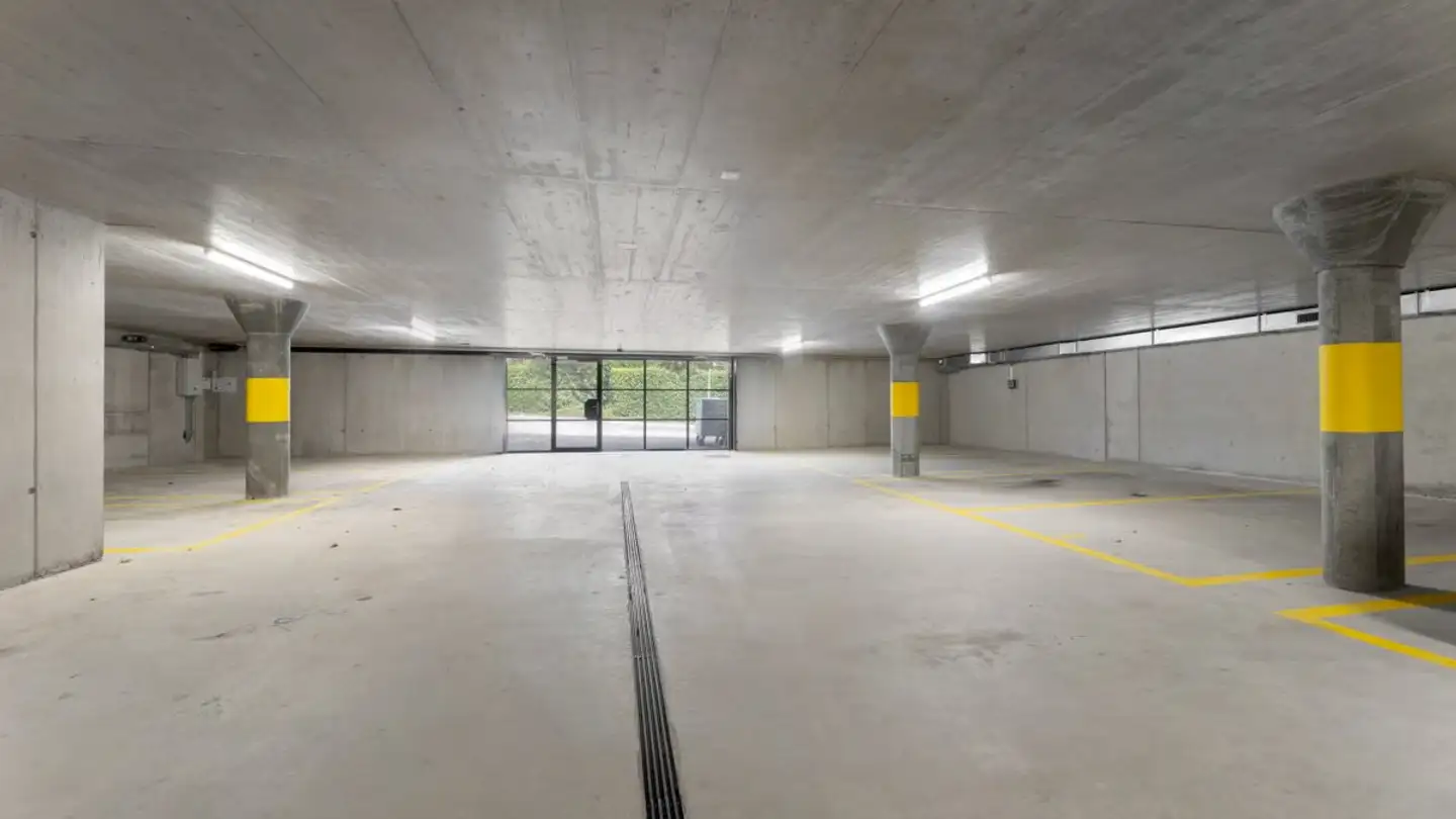 Place de parking extérieure à louer - Glattalstrasse 175, 8153 Rümlang