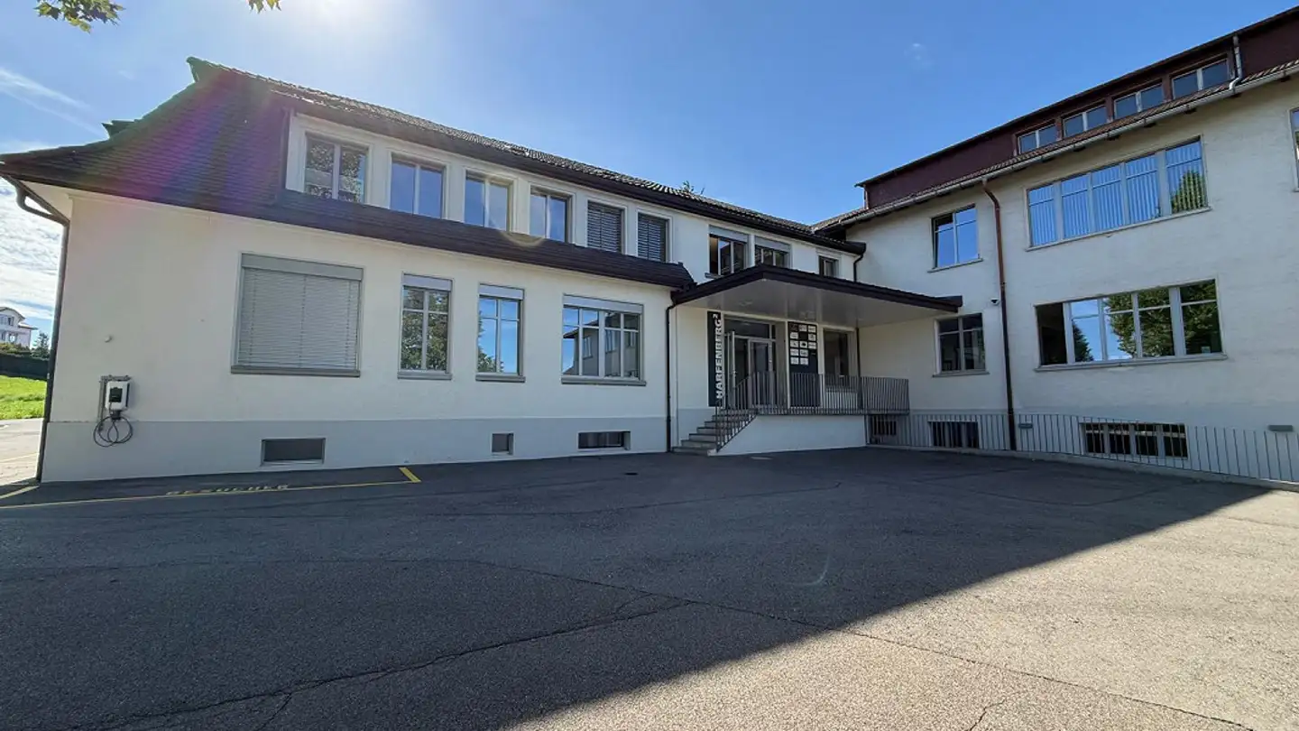 Commercial for rent - Harfenberg 2, 9533 Kirchberg SG