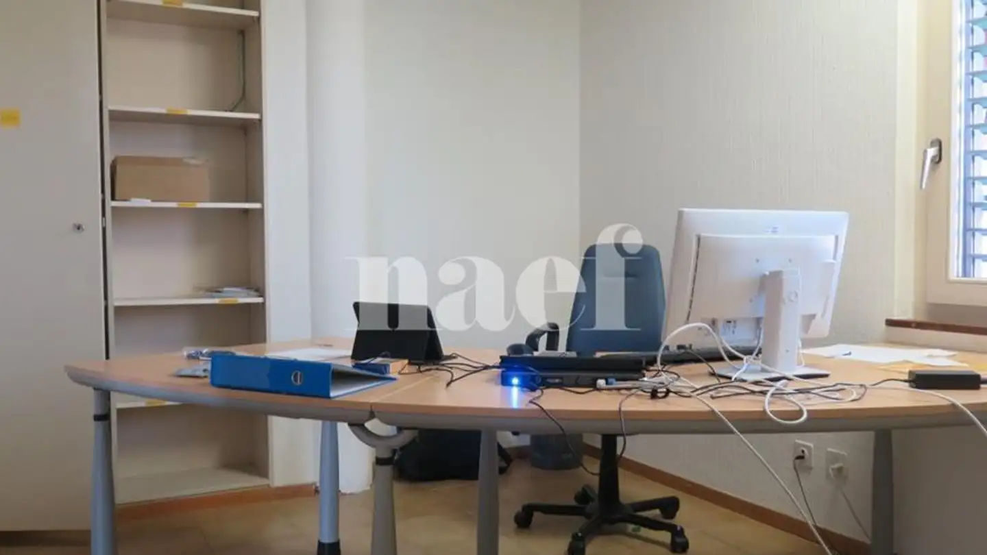 Mischgenutztes Gebäude mieten - Rue De La Gare 18, 2024 St-Aubin-Sauges