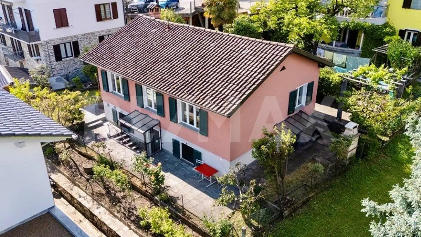 Maison jumelle à vendre - 6648 Minusio