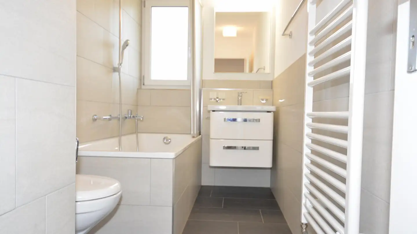 Appartement à louer - Via Caguils 6, 7013 Domat/Ems