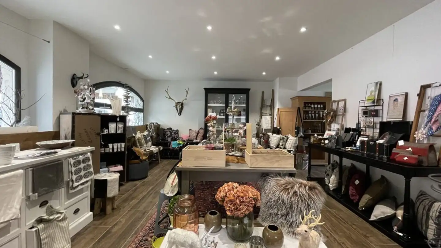 Office space for sale - Via Alpsu 58, 7188 Sedrun