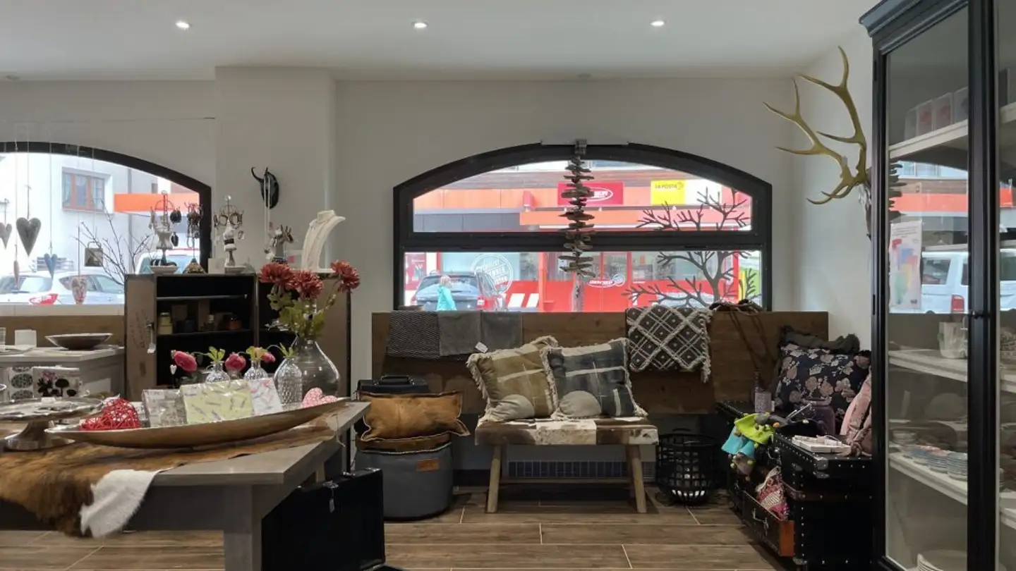 Spazio ufficio in vendita - Via Alpsu 58, 7188 Sedrun - Photo 3