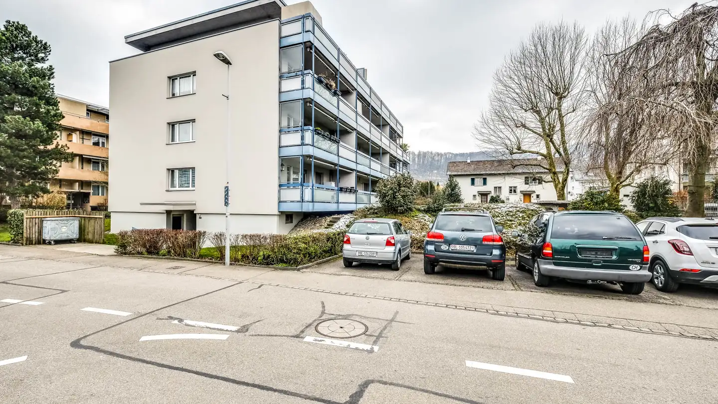Place de parking extérieure à louer - St. Jakobstrasse, 4133 Pratteln