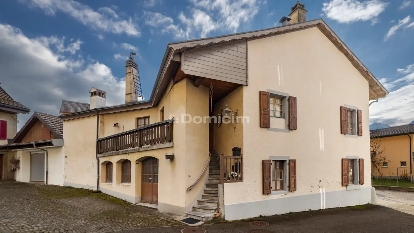 Row house for sale - 1852 Roche VD