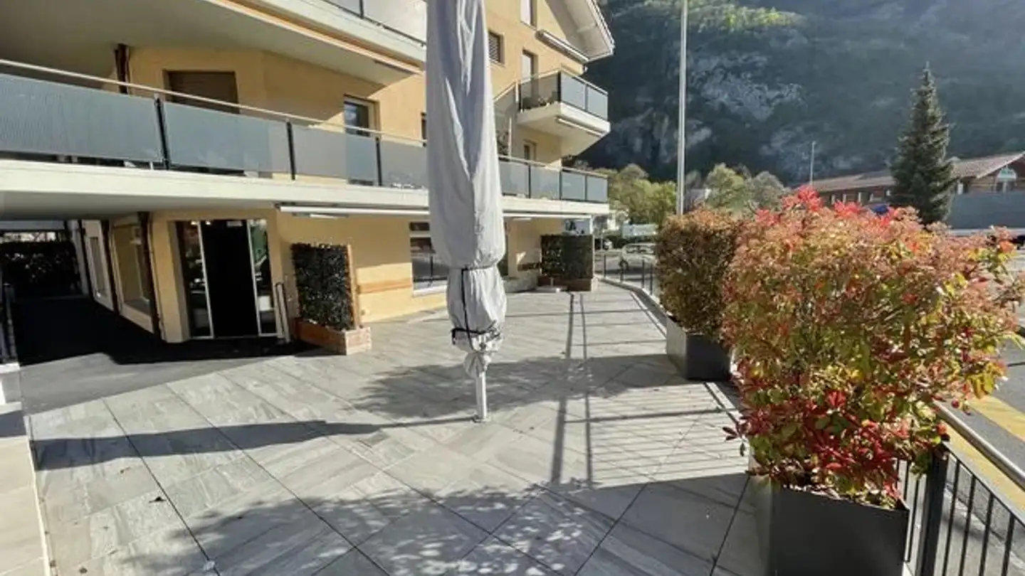 Mixed-use building for rent - Rue Du Grand-Cerclet 2, 1852 Roche VD