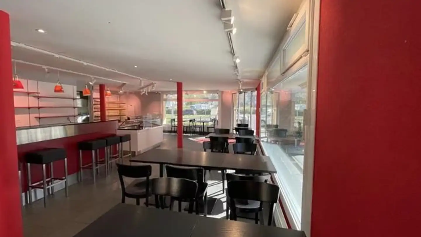 Mixed-use building for rent - Rue Du Grand-Cerclet 2, 1852 Roche VD