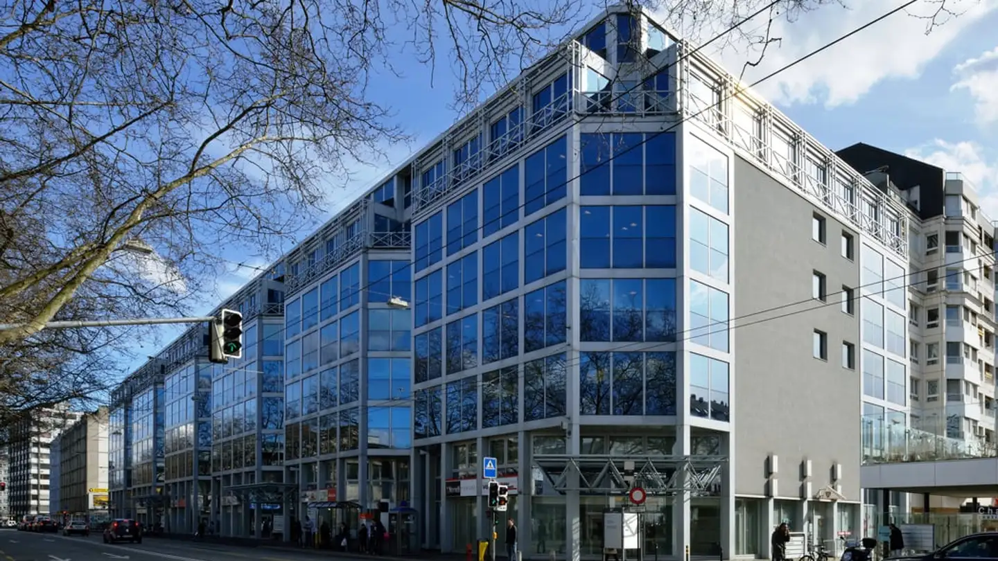 Place de parking extérieure à louer - Rue De Lyon 95, 1203 Genève