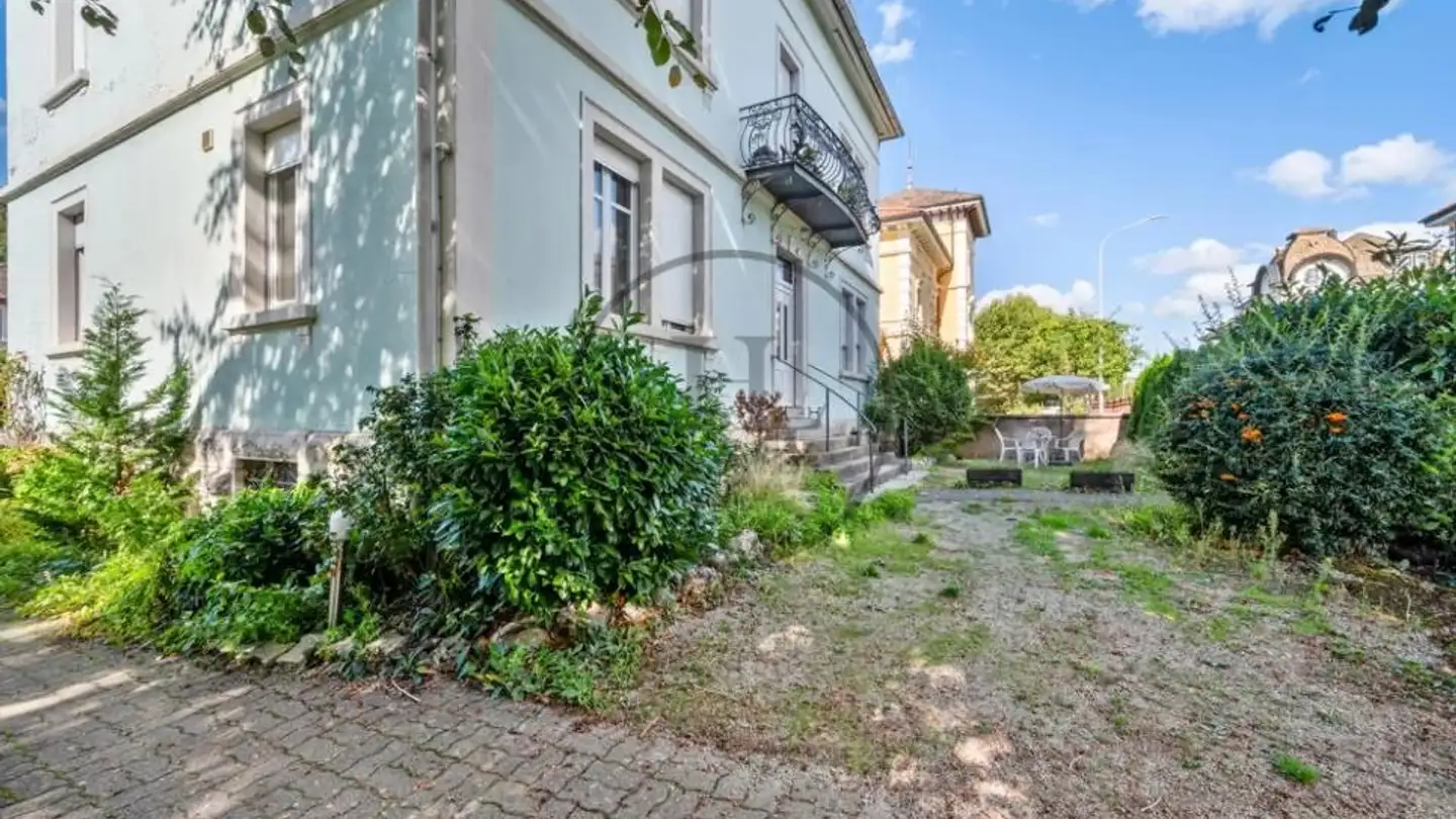 Mixed-use building for sale - 2900 Porrentruy