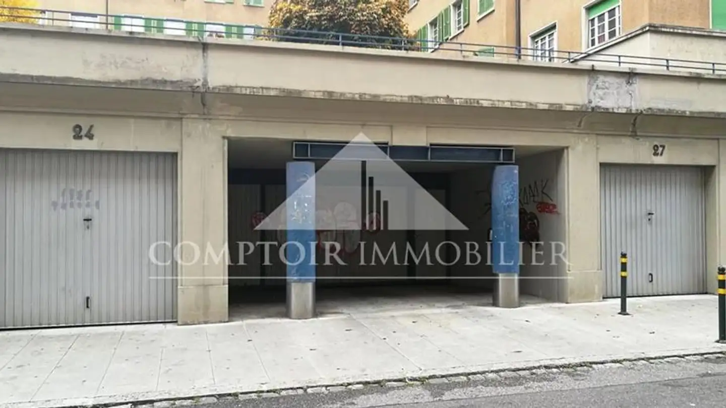 Place de parking extérieure à louer - Rue De La Servette 78, 1202 Genève