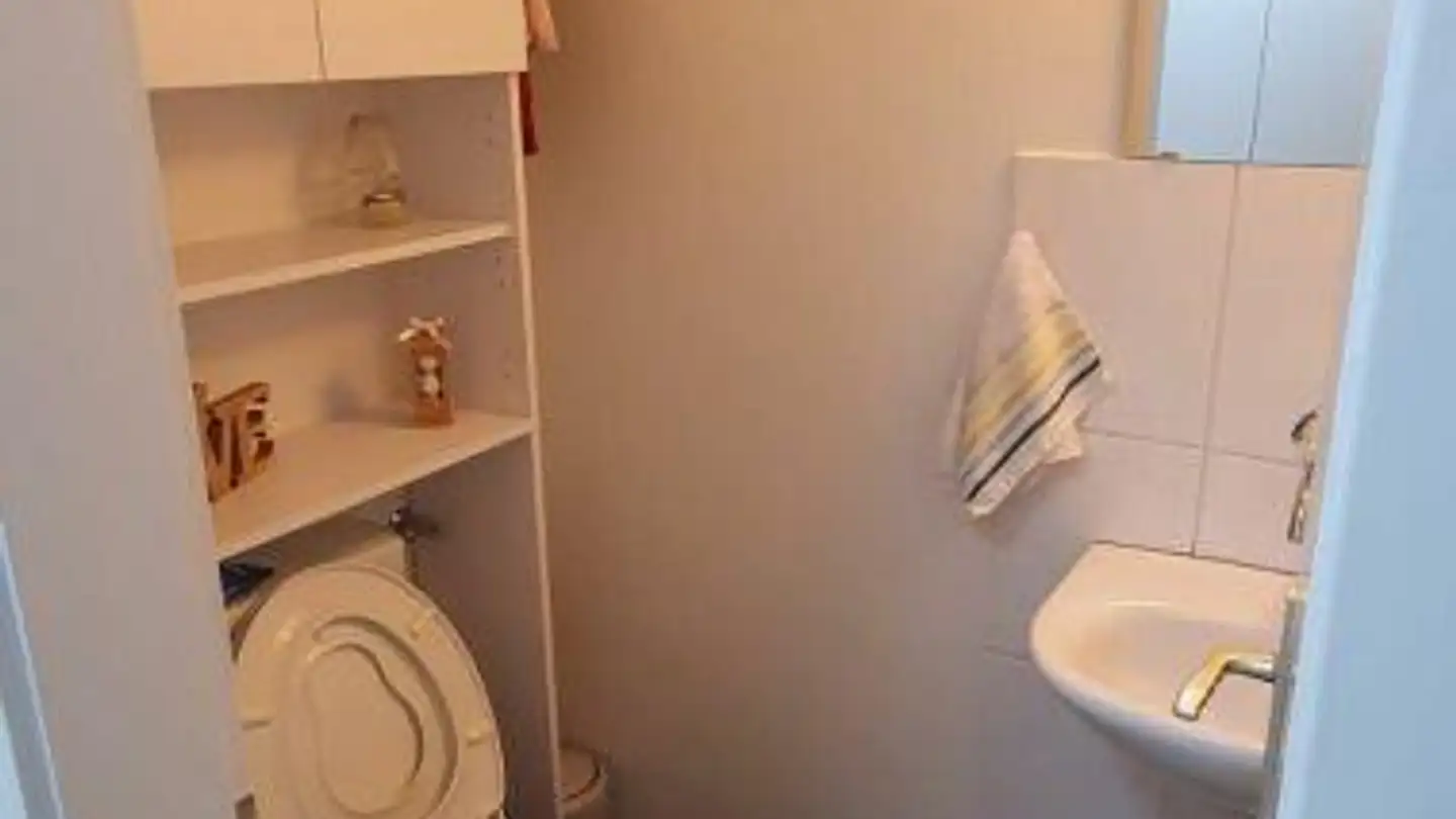 Appartamento in affitto - Büchelerstrasse, 8212 Neuhausen am Rheinfall - Photo 4