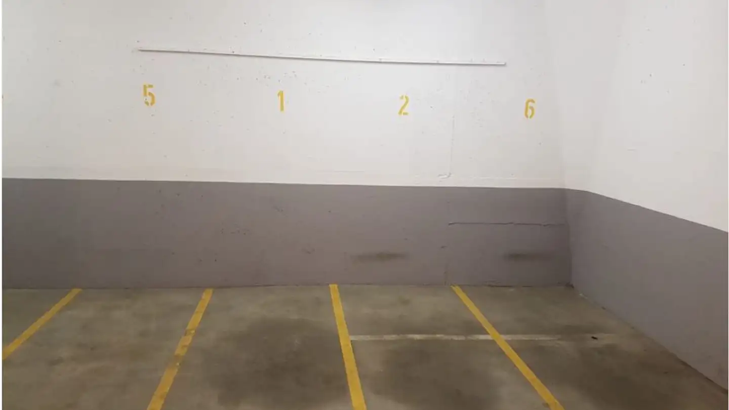 Indoor motorbike parking space for rent - Flughafenstrasse 75, 4056 Basel