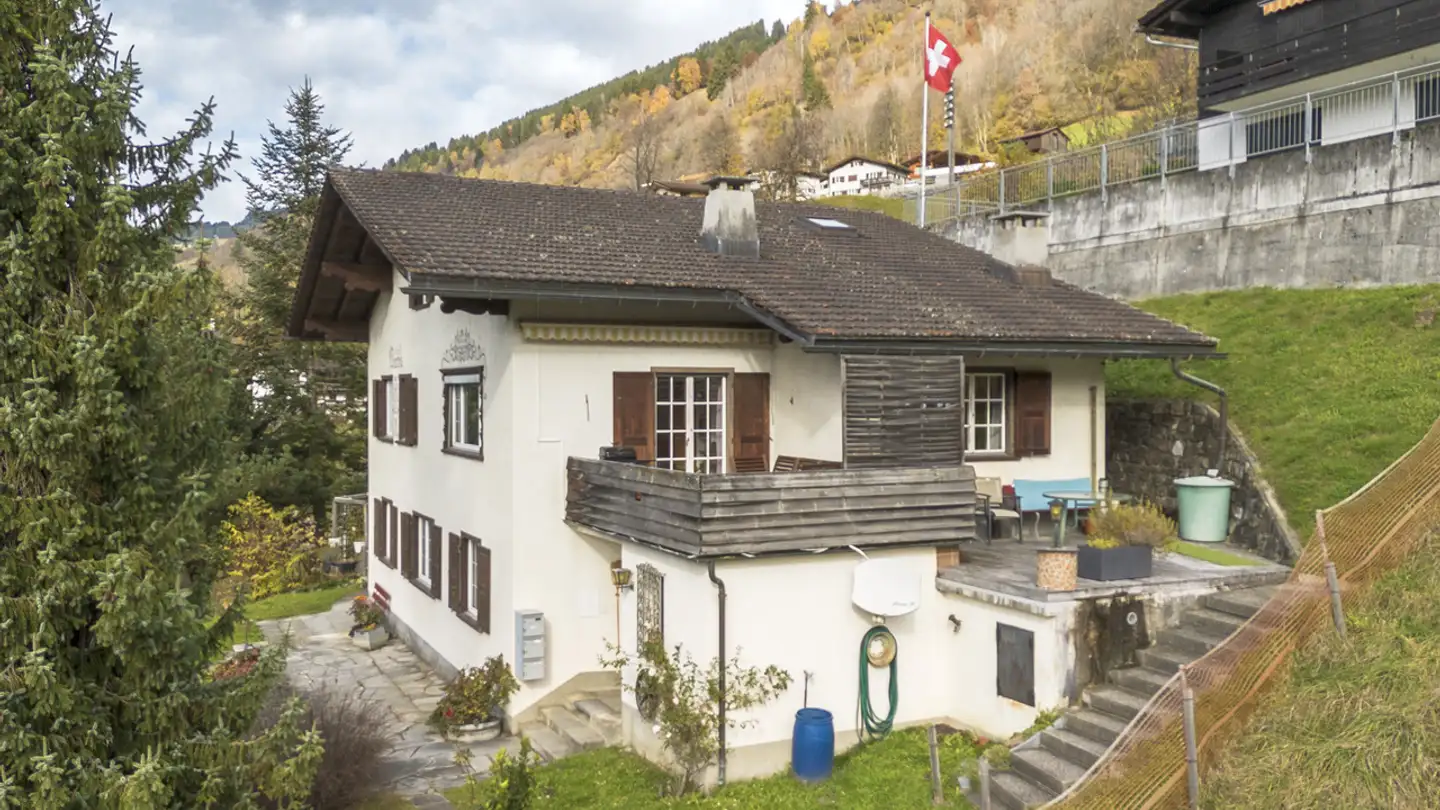 Höhlenhaus kaufen - Hauptstrasse, 7247 Saas im Prättigau