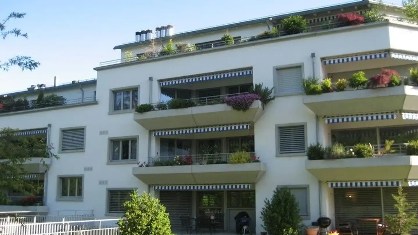 Wohnung mieten - Im Grossacher 3, 8125 Zollikerberg