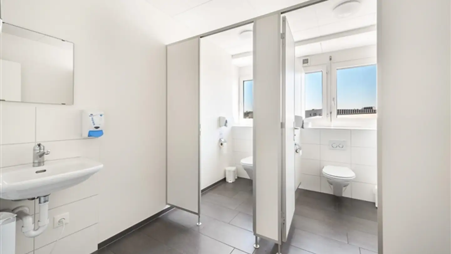 Wohnung mieten - Mandachstrasse 52, 8155 Niederhasli - Foto 4