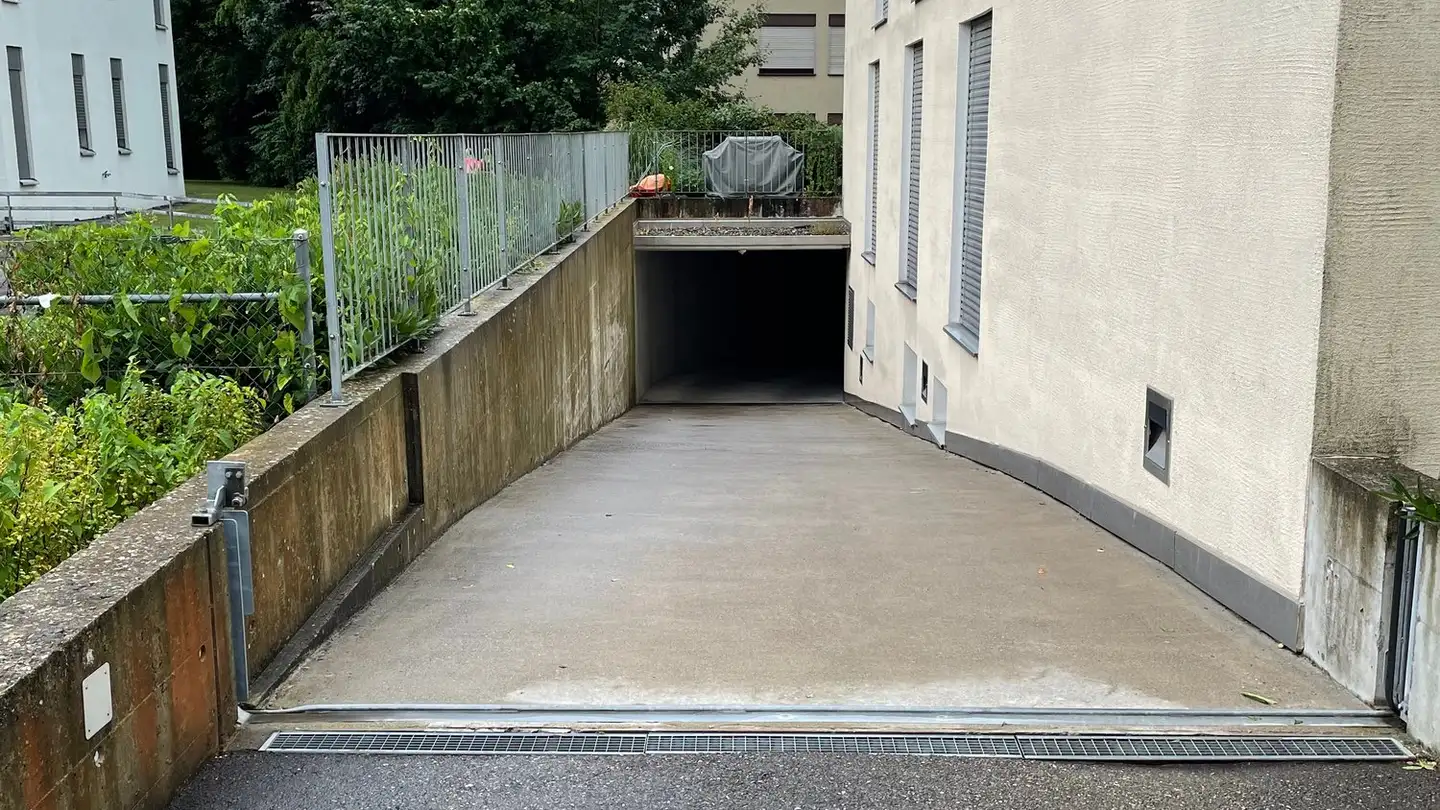 Tiefgaragenstellplatz mieten - Äussere Auenstrasse 10, 8303 Bassersdorf - Foto 2