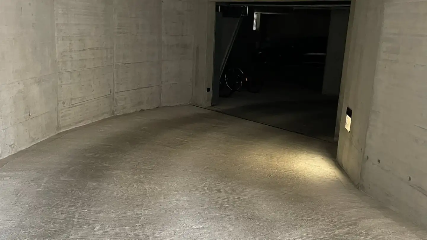 Tiefgaragenstellplatz mieten - Äussere Auenstrasse 10, 8303 Bassersdorf - Foto 3