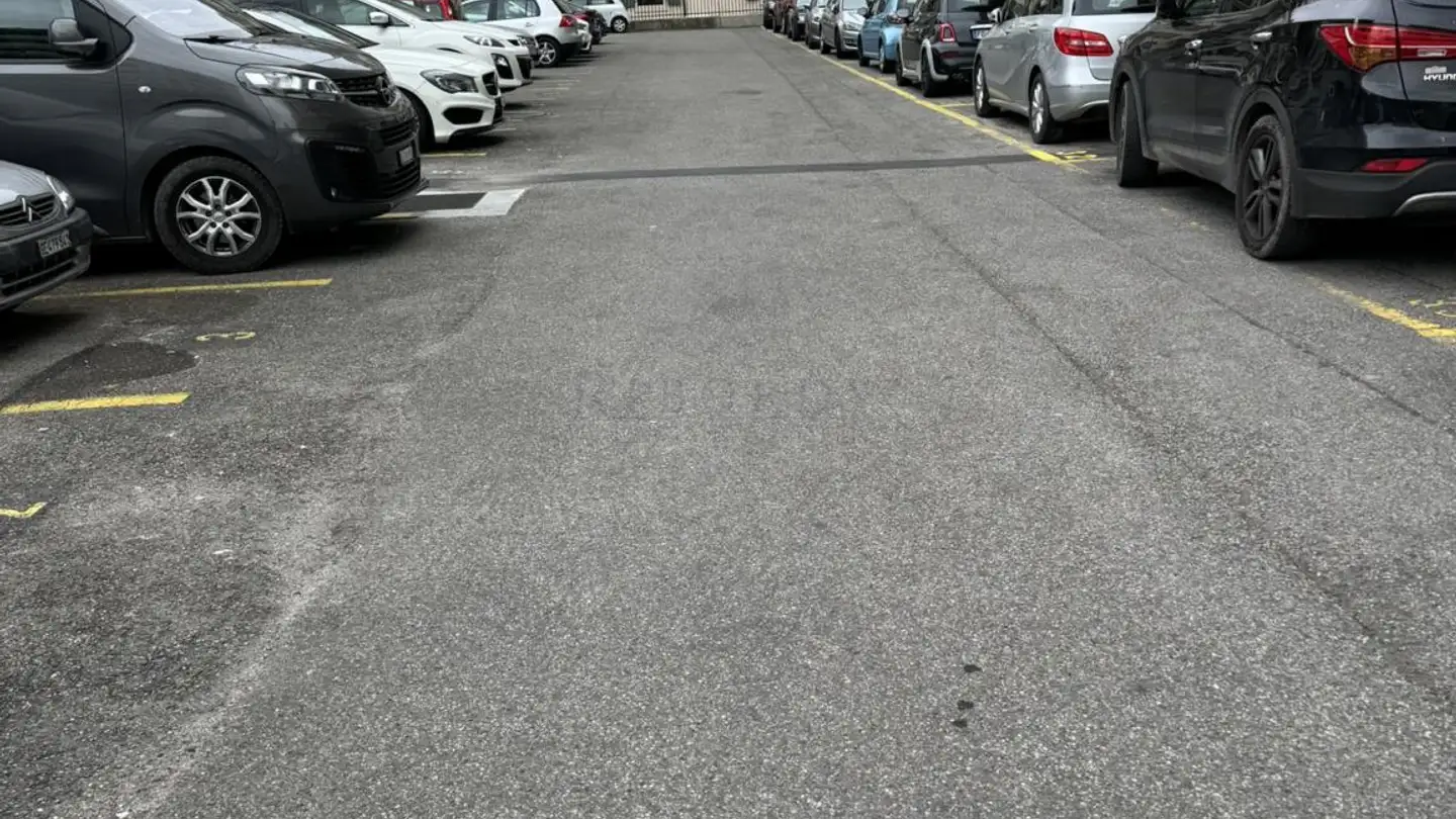 Parkplatz im Freien mieten - Rue Des Confessions, 1203 Genève - Foto 3