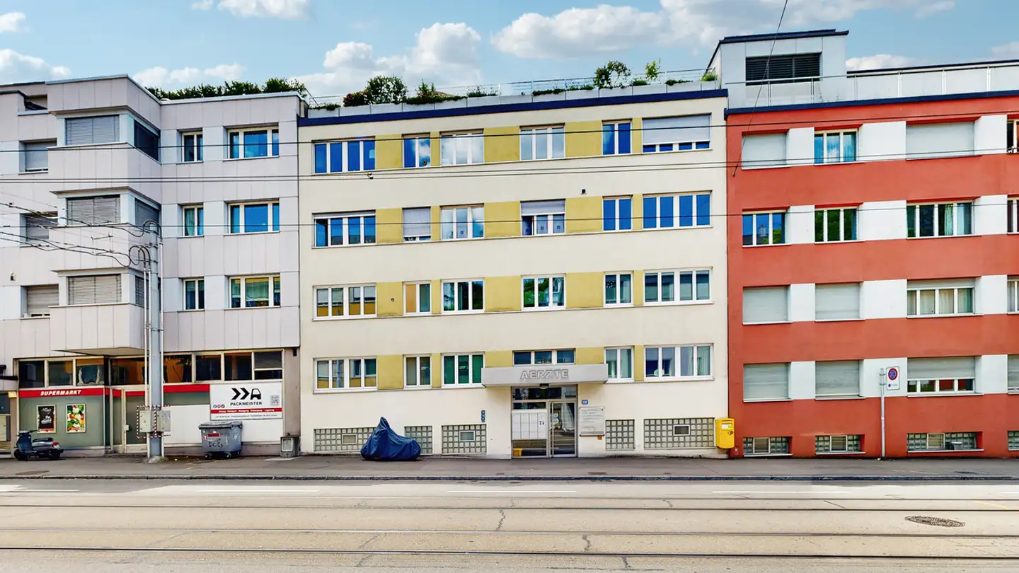 Indoor motorbike parking space for rent - Hammerstrasse, 8032 Zürich