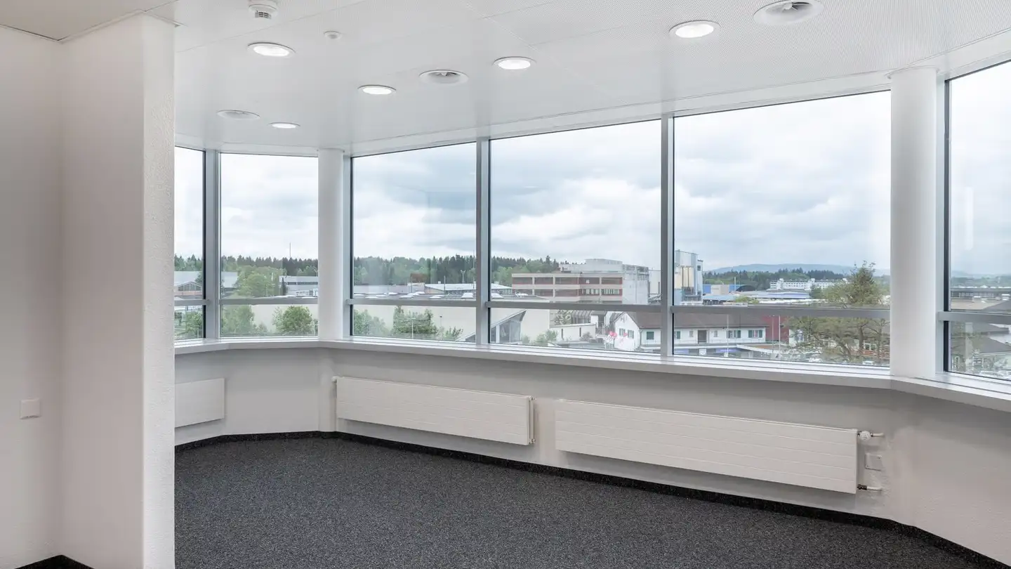 Spazio ufficio in affitto - Zürichstrasse 55, 8340 Hinwil