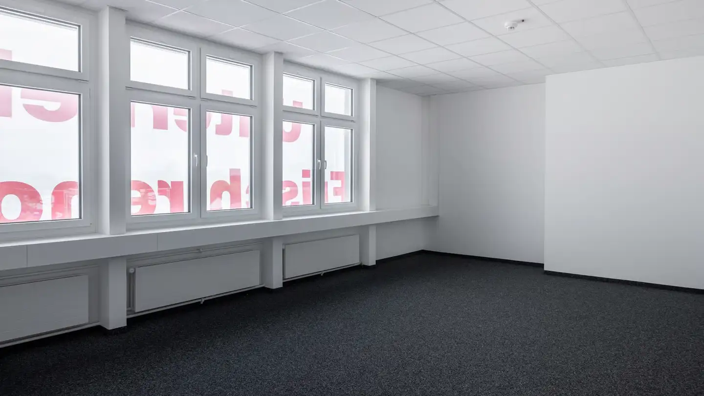 Spazio ufficio in affitto - Zürichstrasse 55, 8340 Hinwil - Foto 3