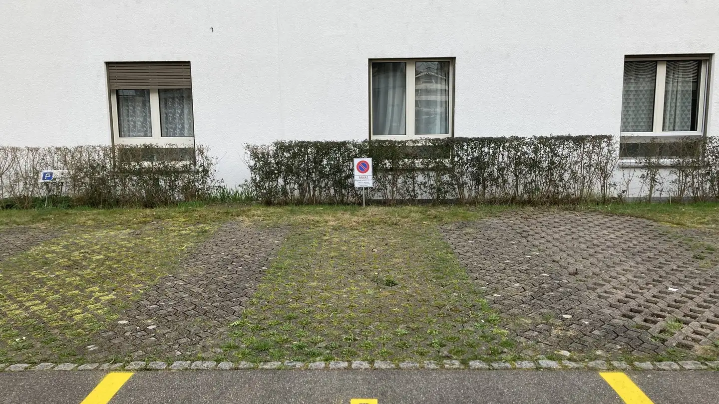 Parcheggio esterno in affitto - Bergstrasse 10c, 8953 Dietikon