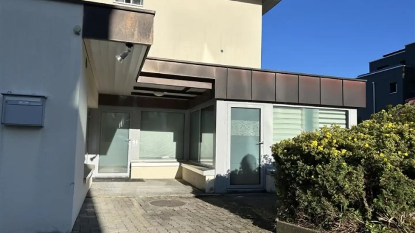 Mixed-use building for rent - Wollerauerstrasse 49, 8834 Schindellegi
